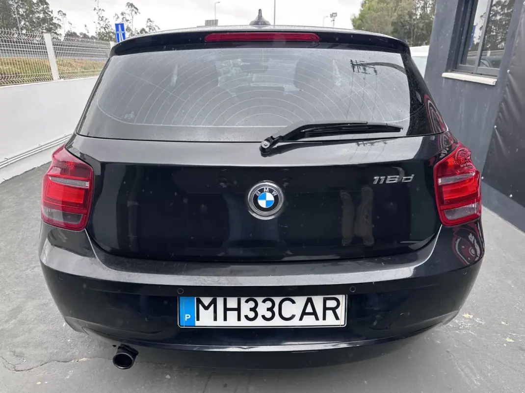 BMW 116 2013 - 10900 EUR, 220000 km - AUTO.MOTO.pt - 220000km - foto 9 de 31