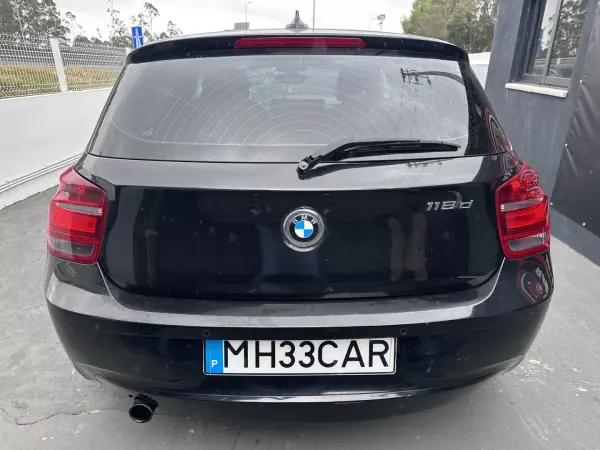 BMW 116 2013 - 10900 EUR, 220000 km - AUTO.MOTO.pt - 220000km - foto 9 de 31