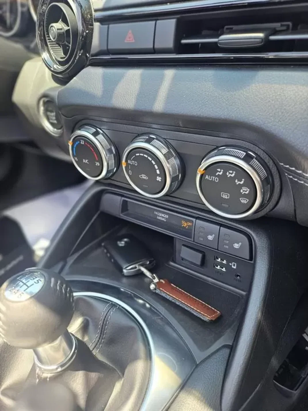 Mazda MX-5 2022 - 31480 EUR, 2900 km - AUTO.MOTO.pt - 2900km - foto 12 de 19