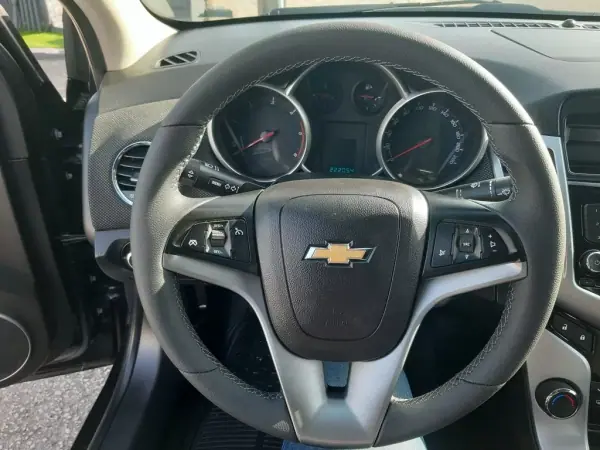 Chevrolet Cruze 2012 - 7900 EUR, 221800 km - AUTO.MOTO.pt - 221800km - foto 12 de 37