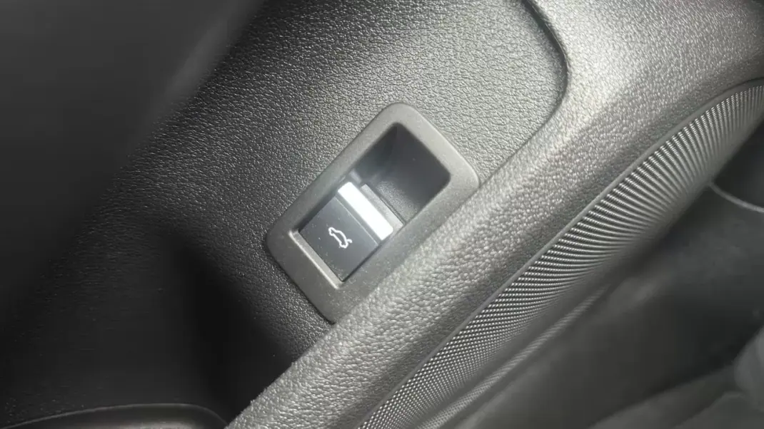Audi A4 Avant 2022 - 25490 EUR, 122000 km - AUTO.MOTO.pt - 122000km - foto 14 de 27