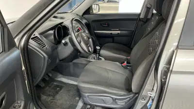 Kia Soul 2009 - 6999 EUR, 160000 km - AUTO.MOTO.pt - 160000km - foto 12 de 17