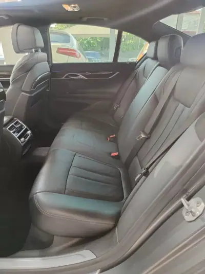 BMW 740 2018 - 29950 EUR, 249000 km - AUTO.MOTO.pt - 249000km - foto 16 de 41
