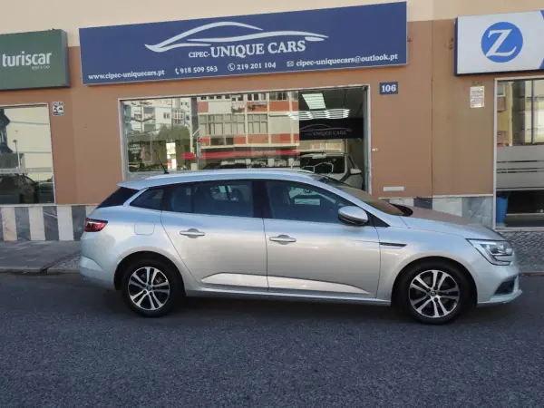Renault Mégane Break 2018 - 15500 EUR, 156500 km - AUTO.MOTO.pt - 156500km - foto 4 de 15