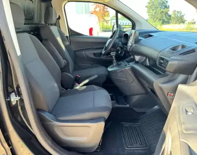 Toyota Proace 2023 - 15750 EUR, 51075 km - AUTO.MOTO.pt - 51075km - foto 13 de 17
