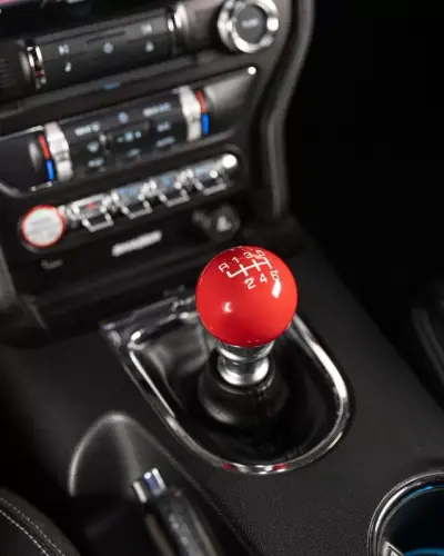 Ford Mustang 2016 - 47950 EUR, 107000 km - AUTO.MOTO.pt - 107000km - foto 20 de 25