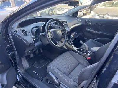 Honda Civic Tourer 2017 - 15900 EUR, 115000 km - AUTO.MOTO.pt - 115000km - foto 8 de 18