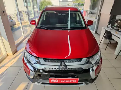 Mitsubishi Outlander 2021 - 18900 EUR, 141000 km - AUTO.MOTO.pt - 141000km - foto 4 de 37