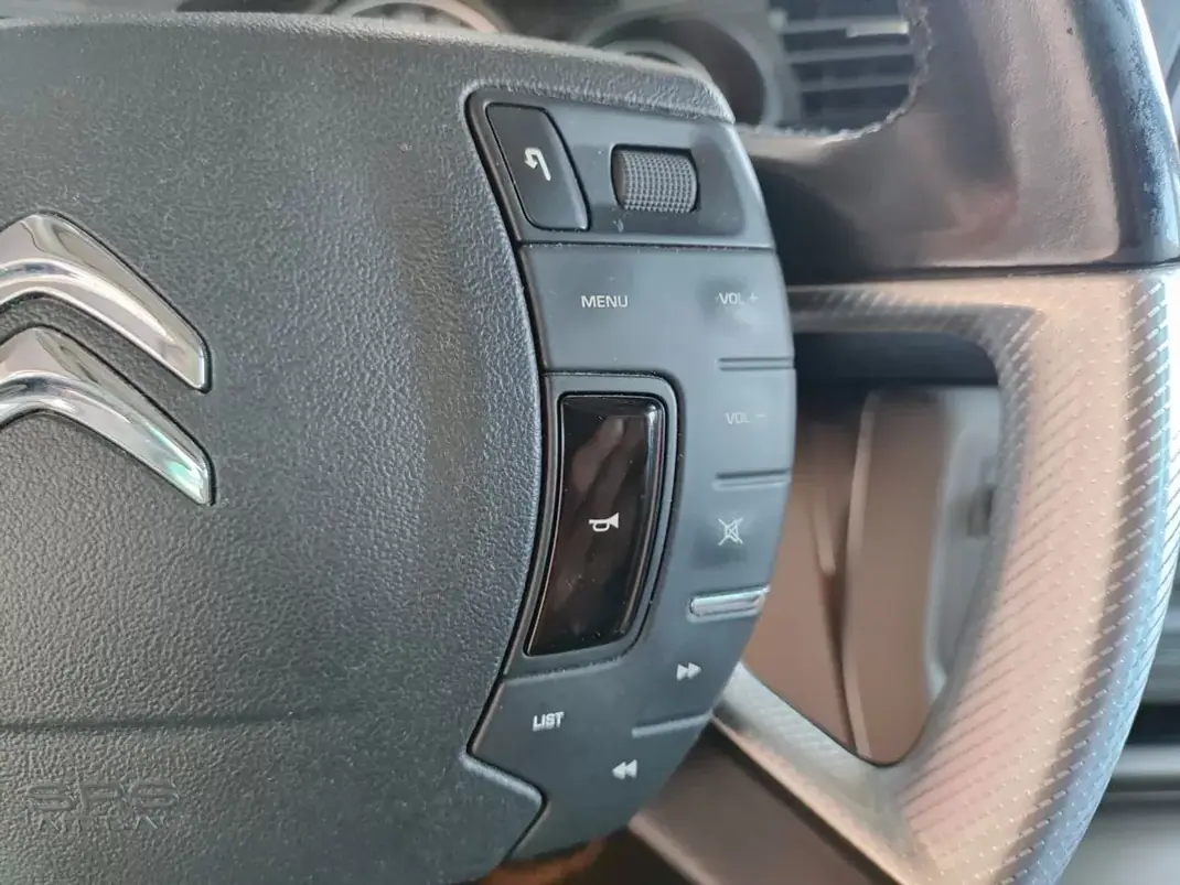Citroën C5 Tourer 2017 - 9500 EUR, 248400 km - AUTO.MOTO.pt - 248400km - foto 31 de 38