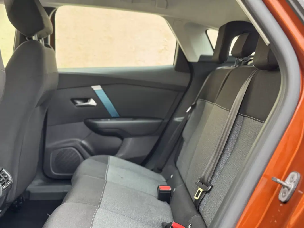 Citroën e-C4 2021 - 16990 EUR, 56000 km - AUTO.MOTO.pt - 56000km - foto 13 de 13