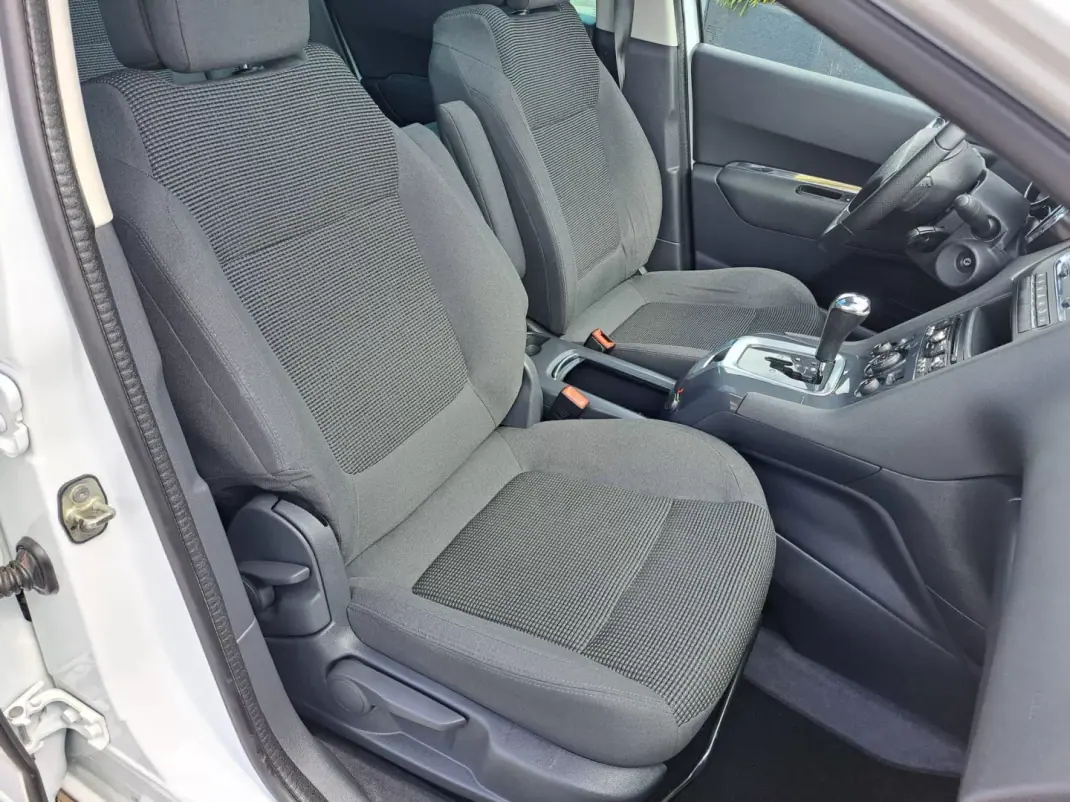 Peugeot 5008 2016 - 13450 EUR, 164950 km - AUTO.MOTO.pt - 164950km - foto 23 de 47