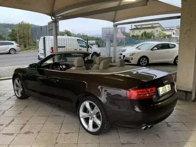 Audi A5 Cabrio 2011 - 16750 EUR, 270761 km - AUTO.MOTO.pt - 270761km - foto 11 de 28