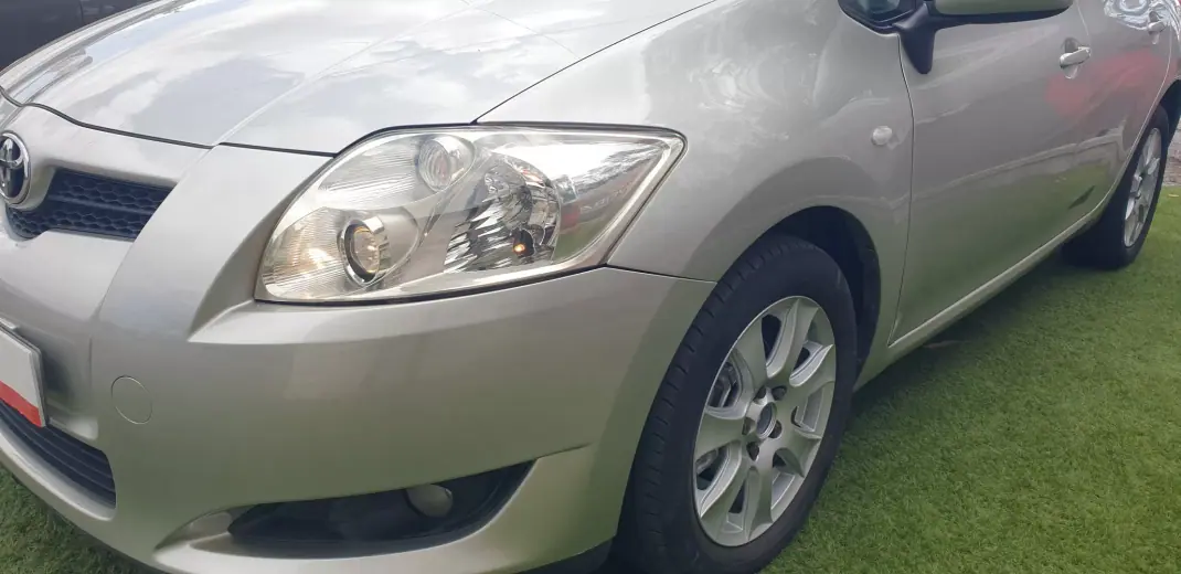 Toyota Auris 2008 - 7500 EUR, 145000 km - 145000km - foto 2 de 9