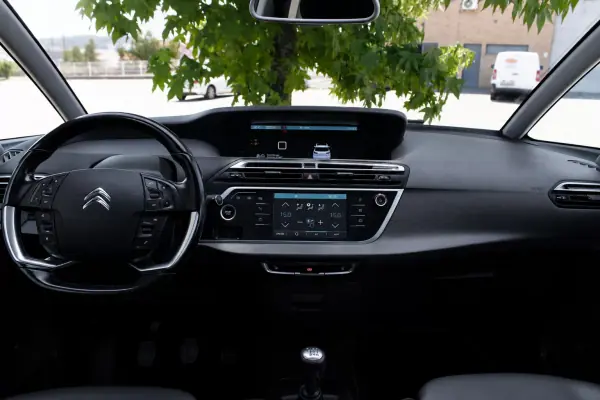 Citroën C4 Picasso 2016 - 11990 EUR, 155875 km - AUTO.MOTO.pt - 155875km - foto 18 de 32