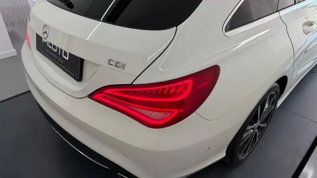Mercedes-Benz CLA 200 2015 - 19490 EUR, 142879 km - AUTO.MOTO.pt - 142879km - foto 10 de 32