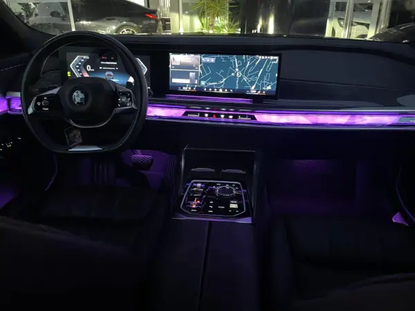 BMW 740 2023 - 105000 EUR, 129852 km - AUTO.MOTO.pt - 129852km - foto 6 de 13