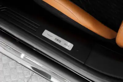Aston Martin DB12 Coupé 2024 - 300000 EUR, 7650 km - AUTO.MOTO.pt - 7650km - foto 21 de 22