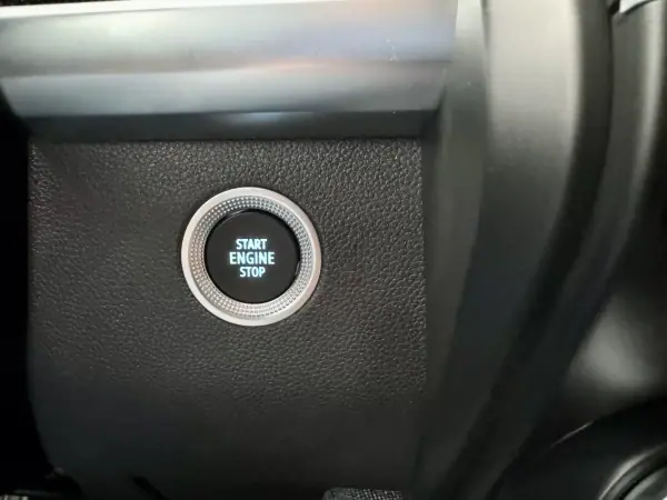 Renault Zoe 2020 - 25500 EUR, 30800 km - AUTO.MOTO.pt - 30800km - foto 18 de 34