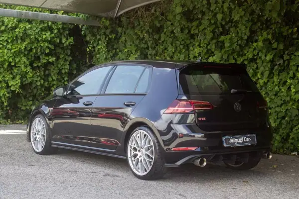 Volkswagen Golf 2019 - 24500 EUR, 114000 km - AUTO.MOTO.pt - 114000km - foto 10 de 17