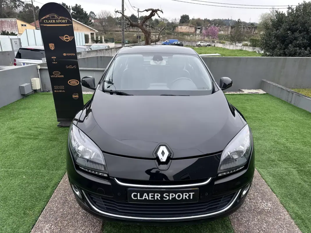 Renault Mégane 2012 - 7900 EUR, 270000 km - AUTO.MOTO.pt - 270000km - foto 5 de 36