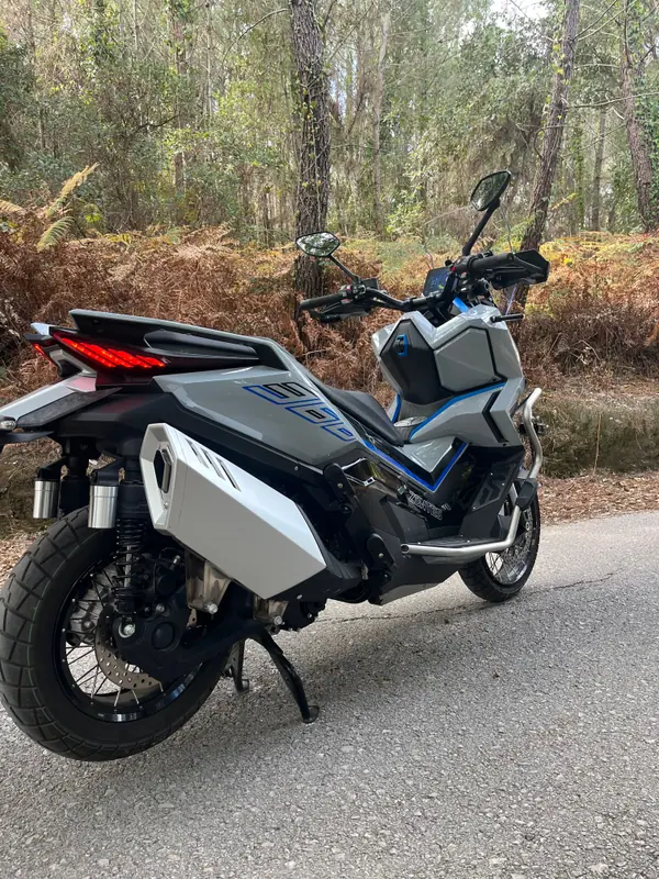 Zontes ZT310 - T Adv 2025 Gasolina