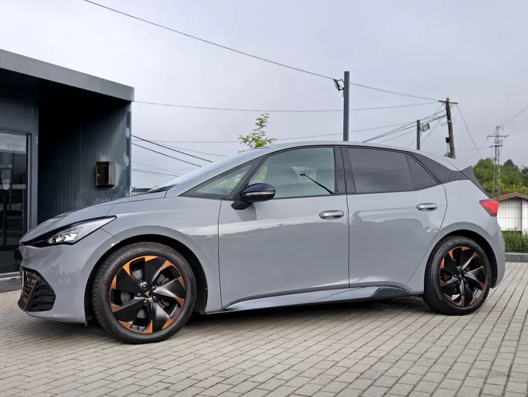 Cupra Born 2022 - 24900 EUR, 33000 km - 33000km - foto 6 de 19