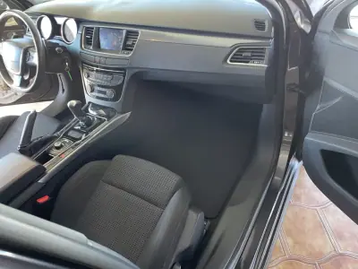 Peugeot 508 SW 2012 - 12900 EUR, 133070 km - AUTO.MOTO.pt - 133070km - foto 11 de 19