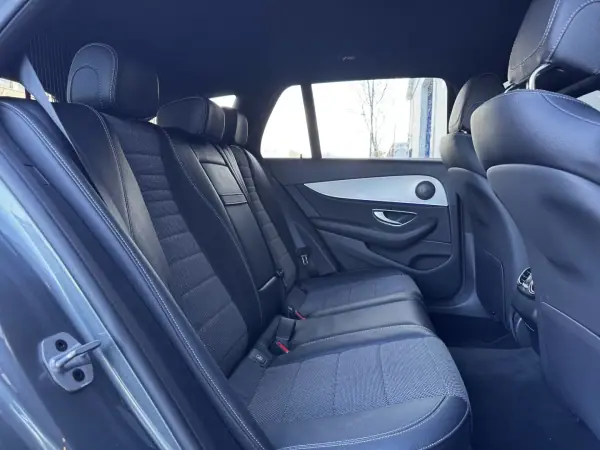 Mercedes-Benz E 300 2023 - 42990 EUR, 56100 km - AUTO.MOTO.pt - 56100km - foto 31 de 33