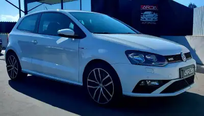 Volkswagen Polo 2017 - 19800 EUR, 70383 km - AUTO.MOTO.pt - 70383km - foto 7 de 22