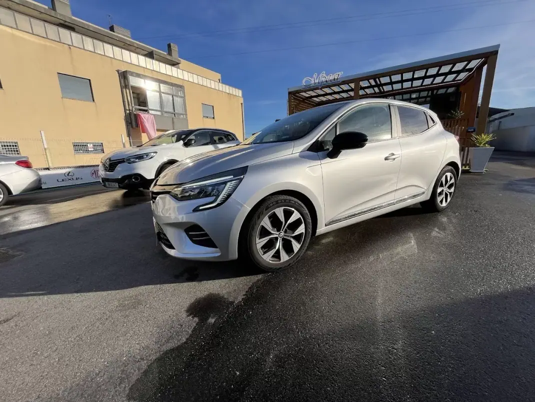 Renault Clio 2023 - 15450 EUR, 66000 km - AUTO.MOTO.pt - 66000km - foto 38 de 43