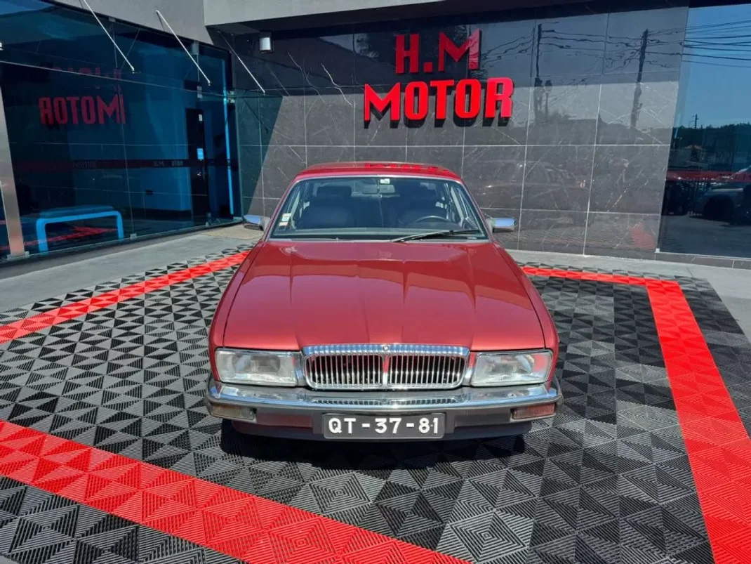 Jaguar Daimler 1990 - 19900 EUR, 146000 km - AUTO.MOTO.pt - 146000km - foto 2 de 14