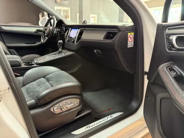 Porsche Macan 2016 - 65000 EUR, 68887 km - AUTO.MOTO.pt - 68887km - foto 12 de 20