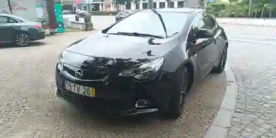 Opel Astra GTC 2017 - 19500 EUR, 62000 km - AUTO.MOTO.pt - 62000km - foto 2 de 15