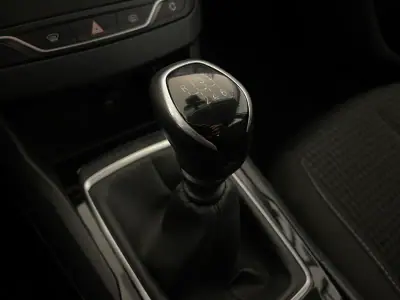 Peugeot 308 2019 - 11250 EUR, 107000 km - AUTO.MOTO.pt - 107000km - foto 23 de 27