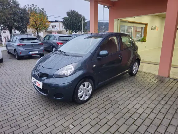 Toyota Aygo 2011 - 5990 EUR, 169000 km - AUTO.MOTO.pt - 169000km - foto 3 de 11
