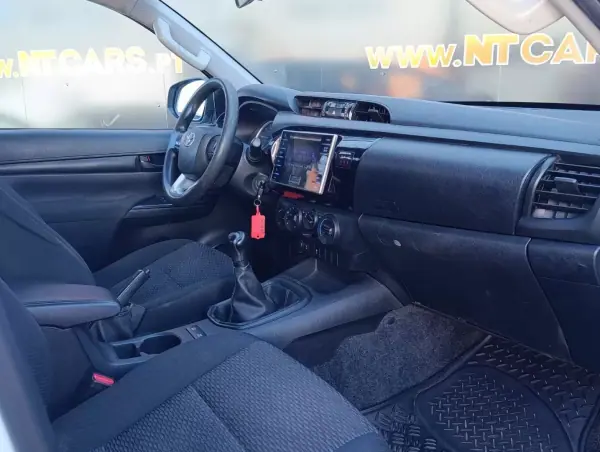 Toyota Hilux 2017 - 27900 EUR, 128583 km - AUTO.MOTO.pt - 128583km - foto 16 de 19