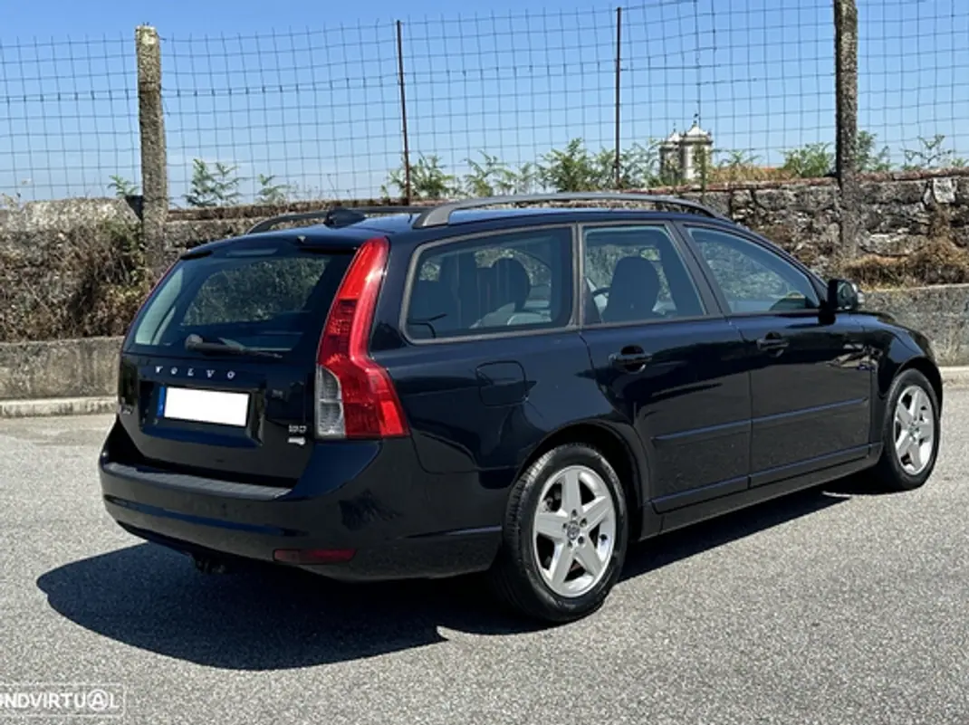 Volvo V50 2010 - 4700 EUR, 280000 km - 280000km - foto 4 de 15