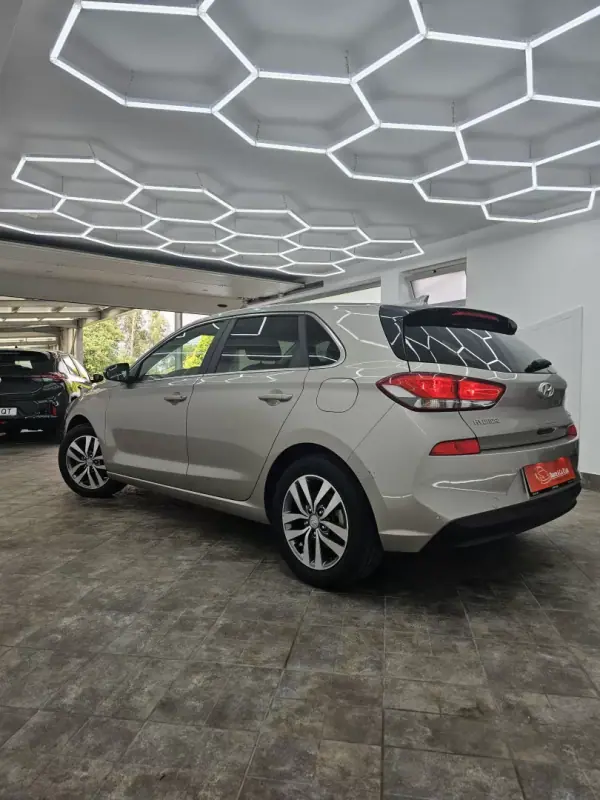 Hyundai i30 2019 - 14900 EUR, 43264 km - AUTO.MOTO.pt - 43264km - foto 22 de 33