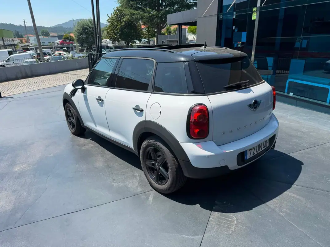 MINI Countryman 2012 - 13000 EUR, 215000 km - 215000km - foto 5 de 13