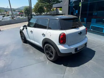 MINI Countryman 2012 - 13000 EUR, 215000 km - AUTO.MOTO.pt - 215000km - foto 5 de 13