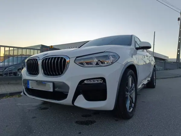 BMW X4 2018 - 49000 EUR, 90000 km - AUTO.MOTO.pt - 90000km - foto 18 de 52