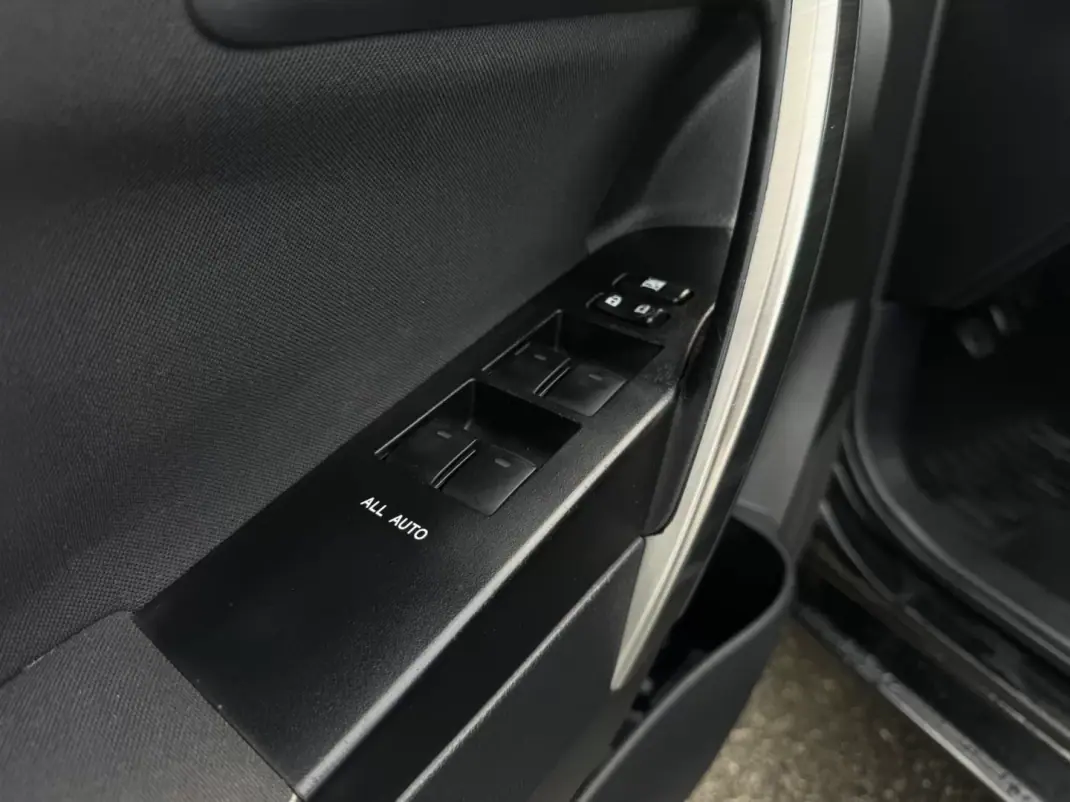 Toyota Auris 2014 - 10990 EUR, 224000 km - AUTO.MOTO.pt - 224000km - foto 27 de 27