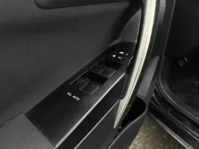 Toyota Auris 2014 - 10990 EUR, 224000 km - AUTO.MOTO.pt - 224000km - foto 27 de 27