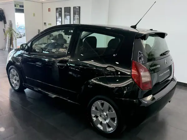 Citroën C2 2004 - 6990 EUR, 170000 km - AUTO.MOTO.pt - 170000km - foto 4 de 9