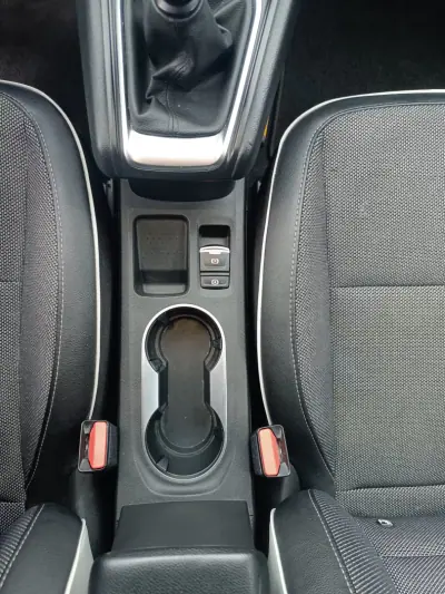 Renault Captur 2020 - 14900 EUR, 196207 km - AUTO.MOTO.pt - 196207km - foto 24 de 34