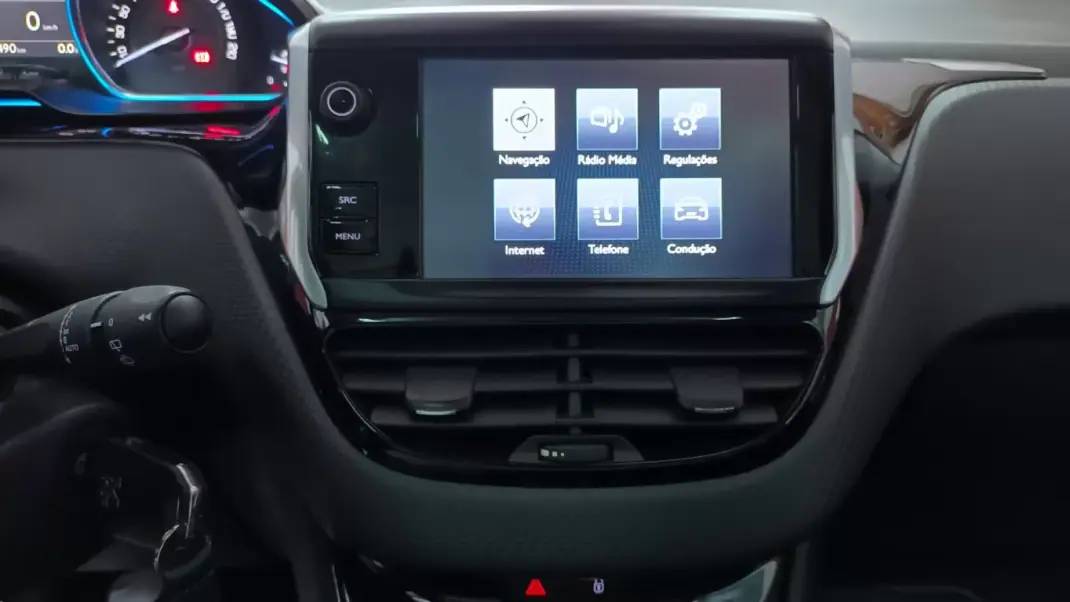 Peugeot 2008 2015 - 11490 EUR, 92490 km - AUTO.MOTO.pt - 92490km - foto 40 de 72