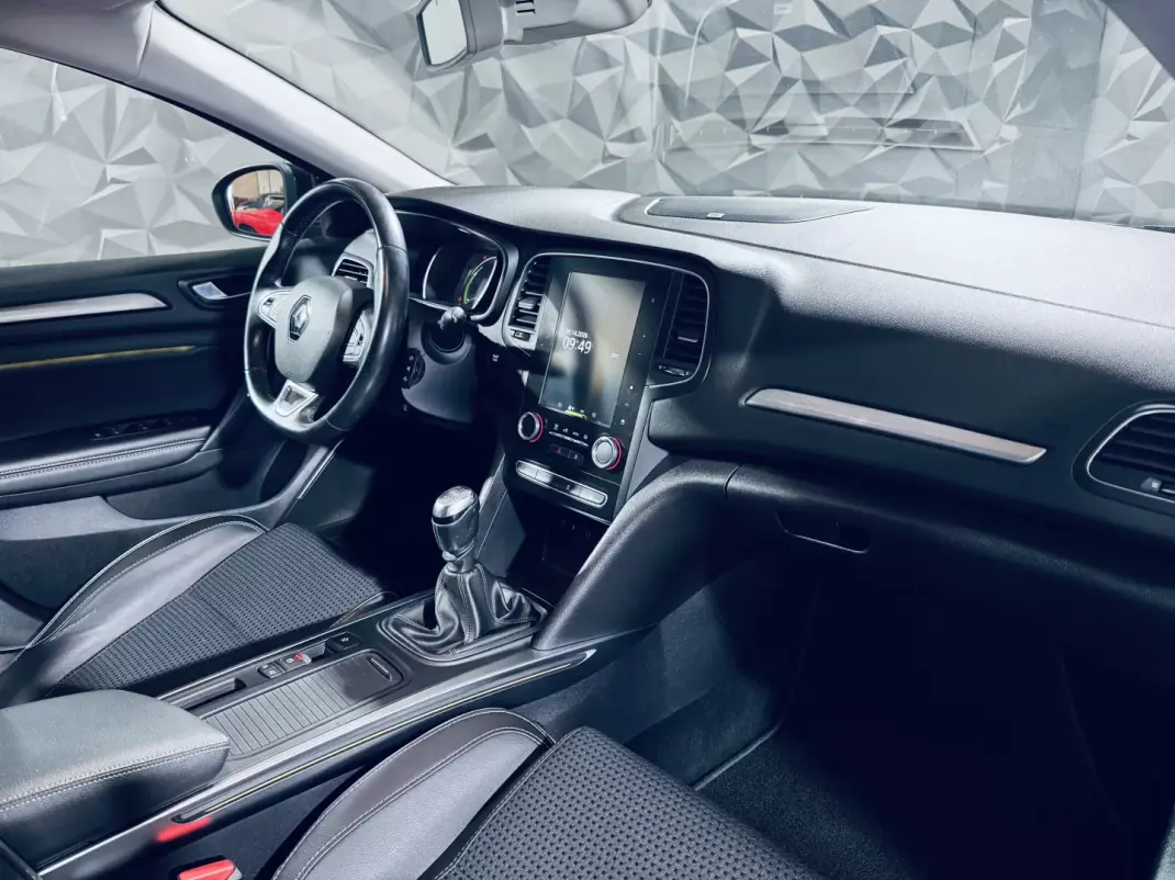Renault Mégane Sport Tourer 2018 - 15990 EUR, 148529 km - 148529km - foto 25 de 36