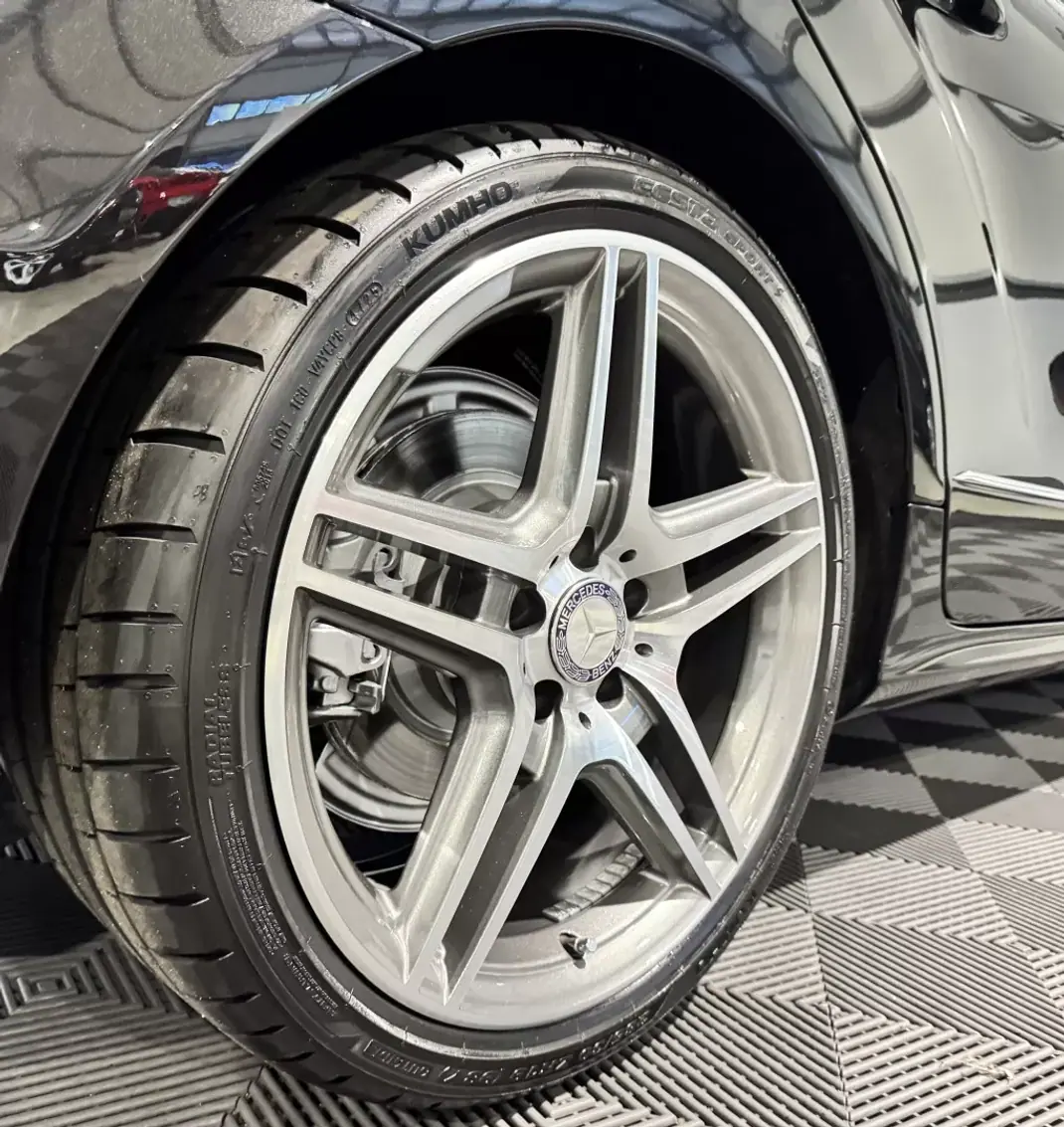 Mercedes-Benz CLS 350 2011 - 22900 EUR, 83484 km - 83484km - foto 34 de 36