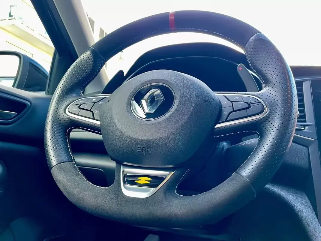 Renault Mégane 2022 - 39990 EUR, 37500 km - AUTO.MOTO.pt - 37500km - foto 29 de 36