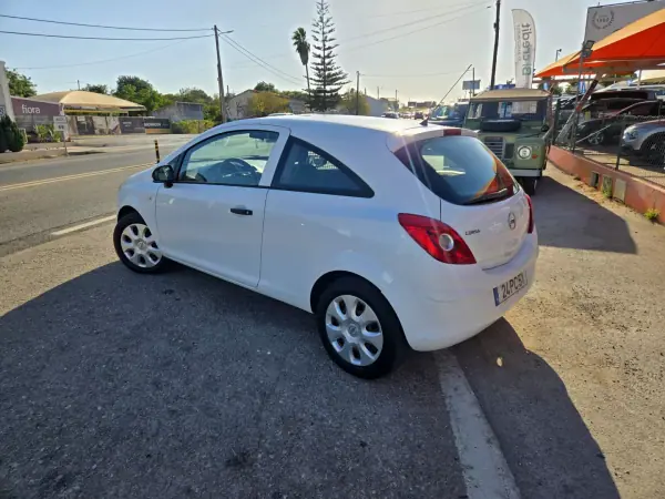 Opel CORSA VAN 1.3 CDTI 2014 - 5950 EUR, 194383 km - 194383km - foto 4 de 10